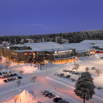 Bild på Skellefteå kraft arena i skymning under vintern